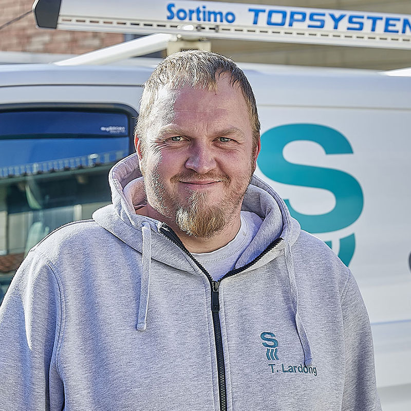 T. Lardong
